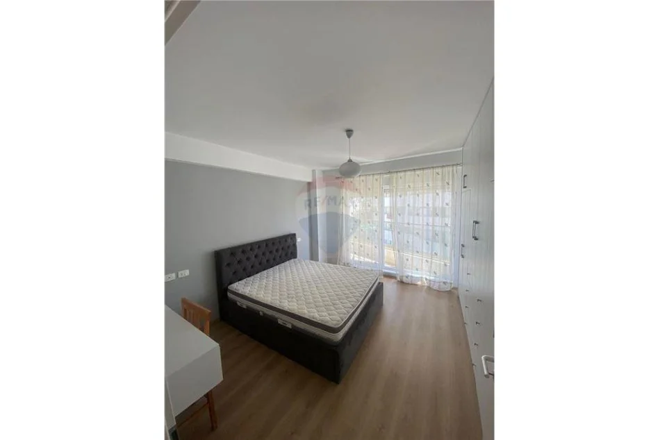 Tirane, jepet me qera apartament 2+1 Kati 5, 86 m² 550 € (Kompleksi Kontakt)