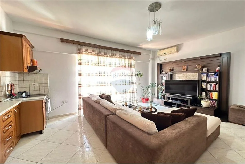 Tirane, shitet apartament 1+1+Ballkon Kati 7, 74 m² 125.800 € (Don bosko)