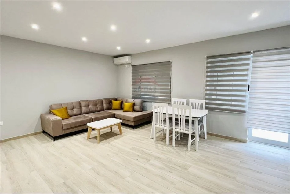 Tirane, jepet me qera apartament 2+1+Ballkon Kati 2, 106 m² 650 € (Shkolla 26 Netori ( Diplomat 2))