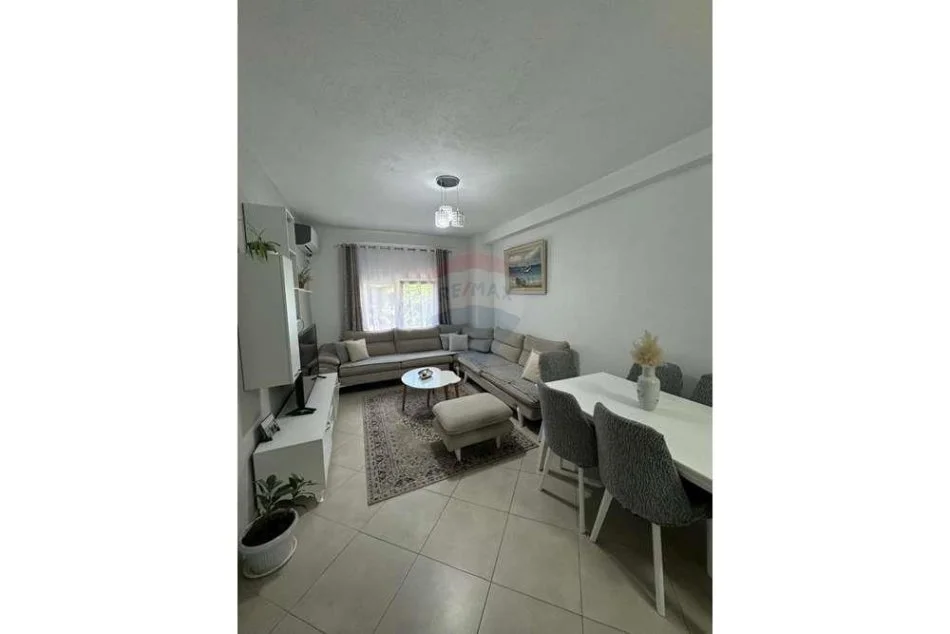 Tirane, jepet me qera apartament 2+1+Ballkon Kati 4, 100 m² 700 € (Don Bosko)