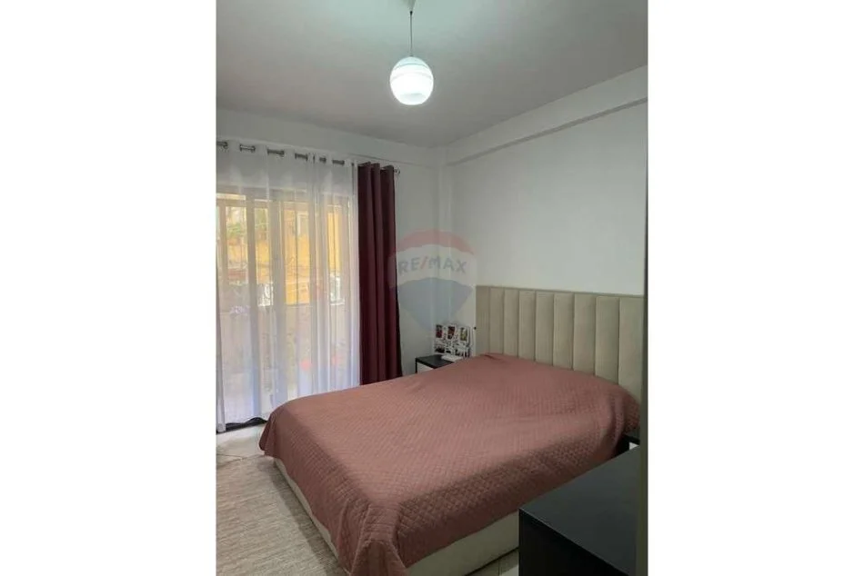 Tirane, jepet me qera apartament 2+1+Ballkon Kati 4, 100 m² 700 € (Don Bosko)