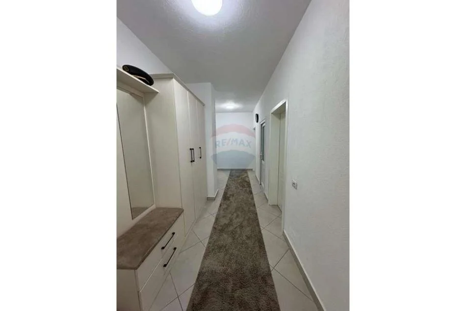 Tirane, jepet me qera apartament 2+1+Ballkon Kati 4, 100 m² 700 € (Don Bosko)