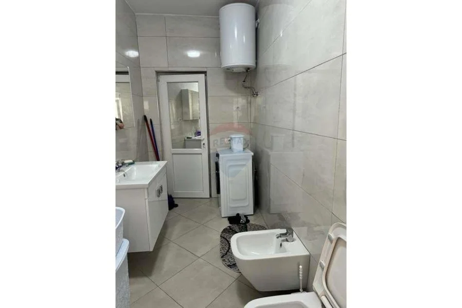 Tirane, jepet me qera apartament 2+1+Ballkon Kati 4, 100 m² 700 € (Don Bosko)