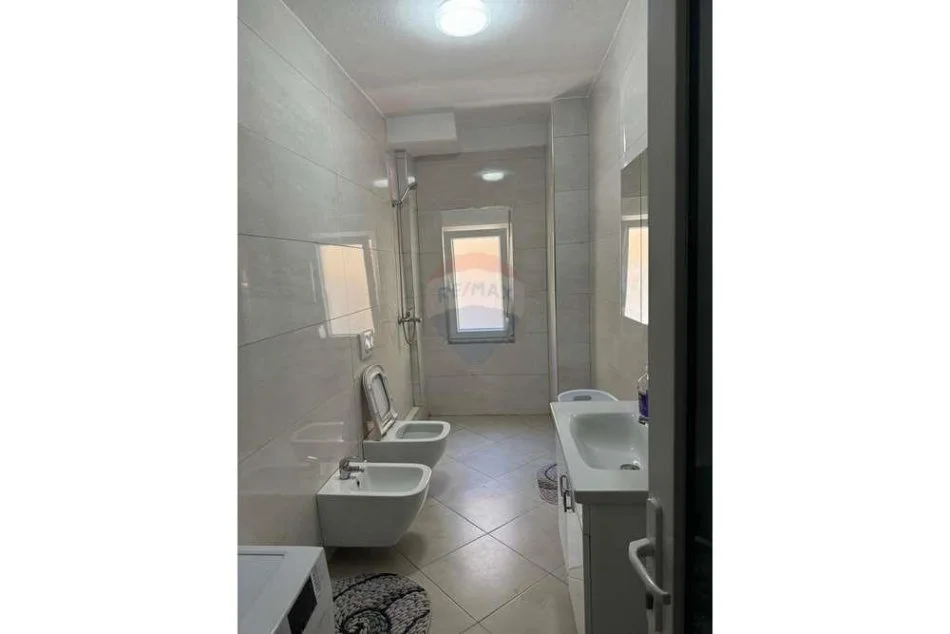 Tirane, jepet me qera apartament 2+1+Ballkon Kati 4, 100 m² 700 € (Don Bosko)
