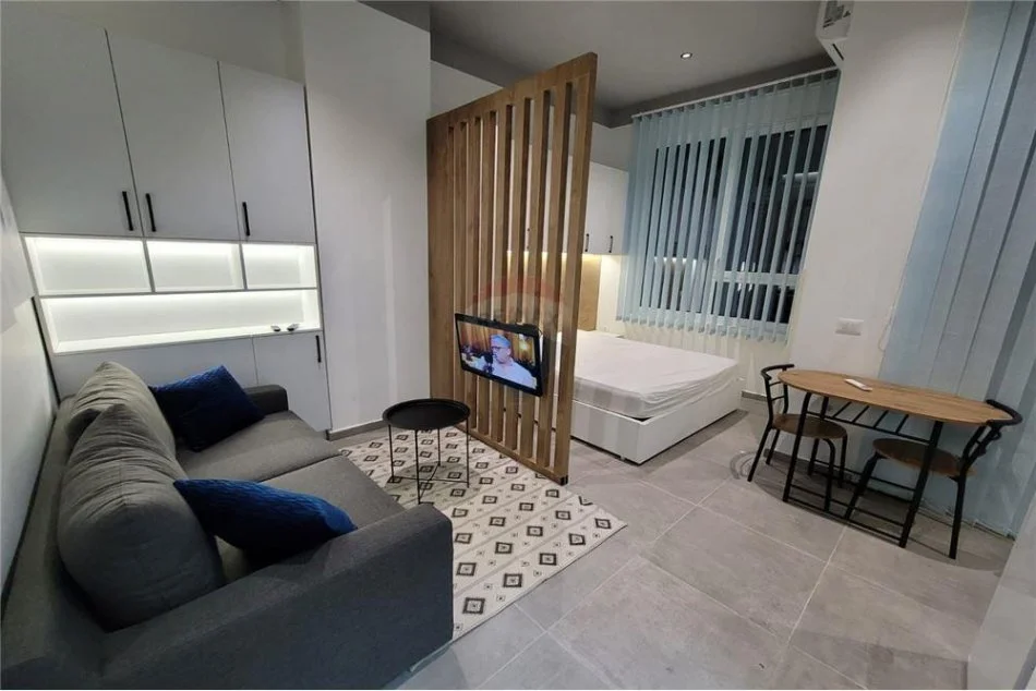Tirane, jepet me qera apartament 1+1 Kati 3, 40 m² 400 € (Kompleksi Kontakt)