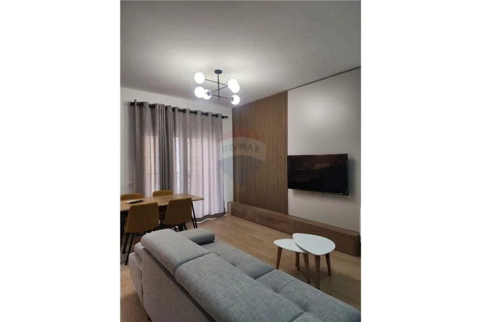 Tirane, jepet me qera apartament 2+1+Ballkon Kati 4, 101 m² 950 € (Kompleksi Delijorgji)