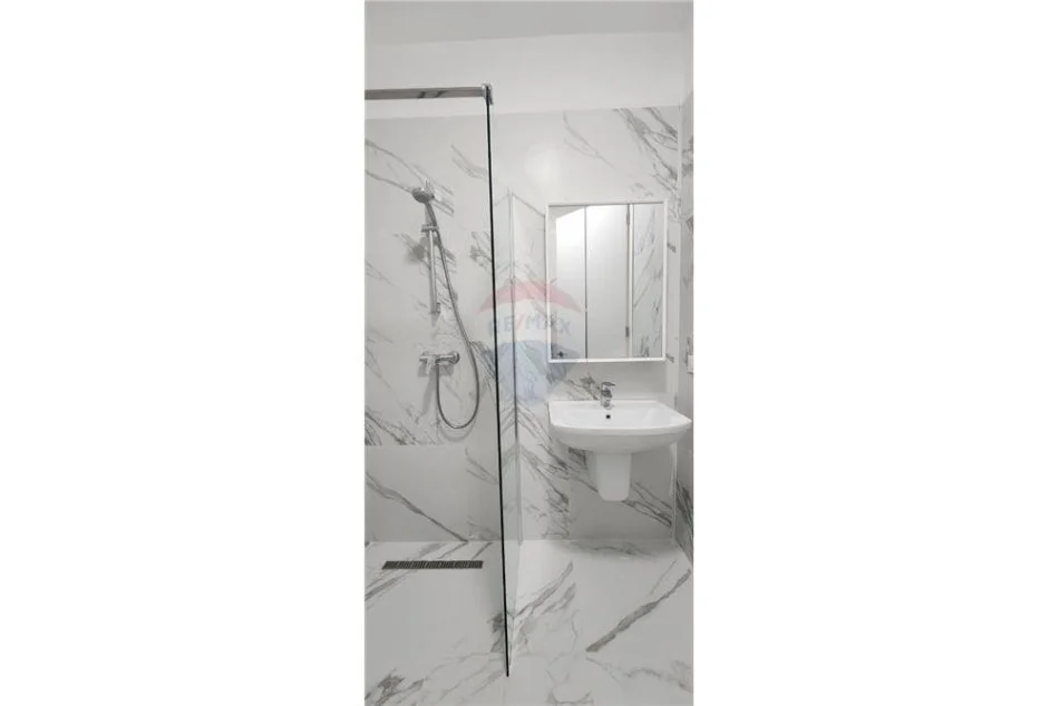 Tirane, jepet me qera apartament 2+1+Ballkon Kati 4, 101 m² 950 € (Kompleksi Delijorgji)