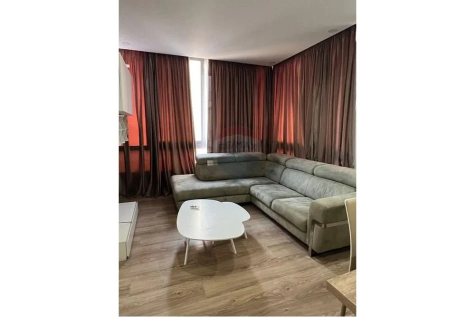 Tirane, jepet me qera apartament 3+1+Ballkon Kati 4, 103 m² 1.000 € (JEPET ME QERA APARTAMENT 3+1+2 TEK LIQENI I THATE)