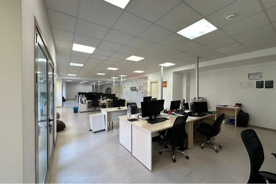 Tirane, jepet me qera , 272 m² 5.500 € (Papa gjon Pali 2)