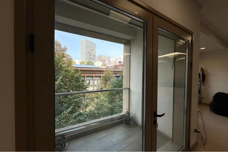 Tirane, jepet me qera , 272 m² 5.500 € (Papa gjon Pali 2)