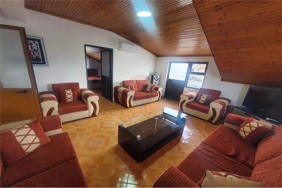 Tirane, jepet me qera apartament 2+1 Kati 3, 120 m² 400 € (Rruga Korabi , Jordan Misja)