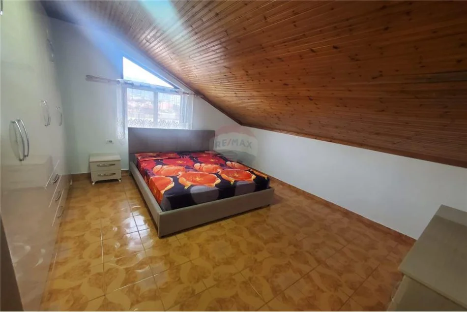 Tirane, jepet me qera apartament 2+1 Kati 3, 120 m² 400 € (Rruga Korabi , Jordan Misja)