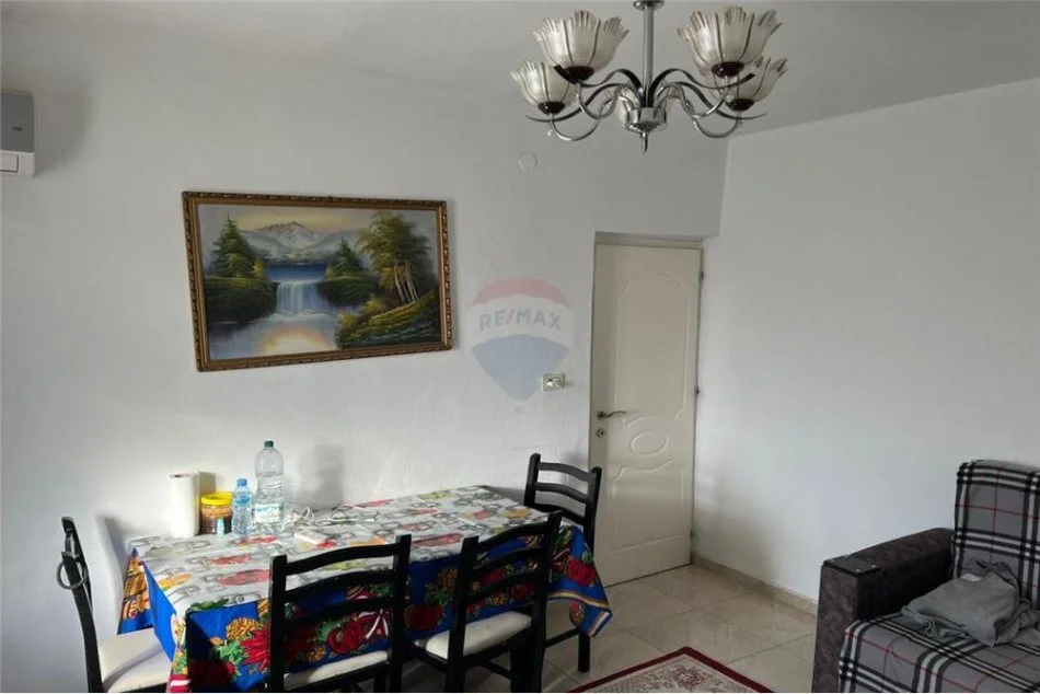 Tirane, jepet me qera apartament 1+1 Kati 5, 55 m² 400 € (Rruga Elbasanit)