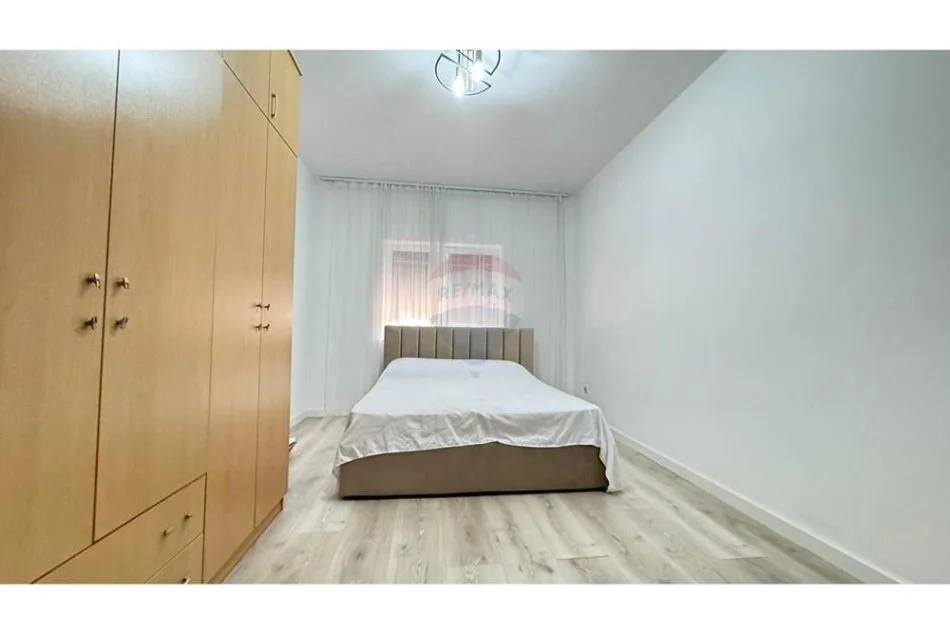 Tirane, jepet me qera apartament 3+1+Aneks+Ballkon Kati 2, 146 m² 550 € (Rruga Bardhyl)