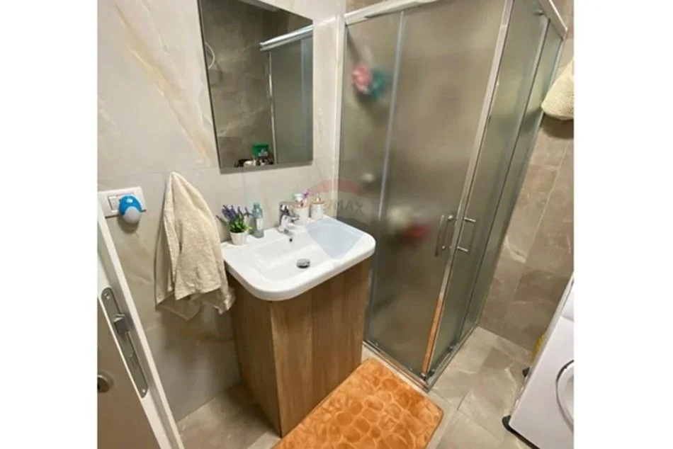 Tirane, jepet me qera apartament 1+1 Kati 1, 54 m² 350 € (Ali dem)