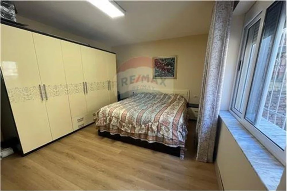 Tirane, jepet me qera apartament 1+1 Kati 2, 60 m² 450 € (Rruga e Dibres)