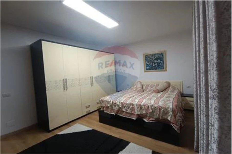 Tirane, jepet me qera apartament 1+1 Kati 2, 60 m² 450 € (Rruga e Dibres)