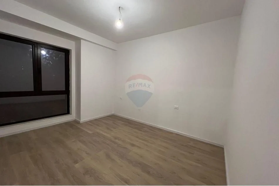 Tirane, jepet me qera apartament 2+1 , 99 m² 700 € (Myslym Shyri)