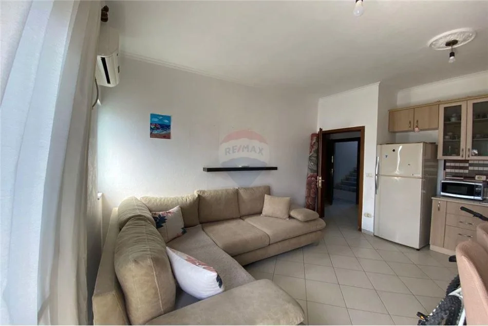 Tirane, jepet me qera apartament 1+1 Kati 7, 50 m² 300 € (Mezeze afer Teuta COMPANY)