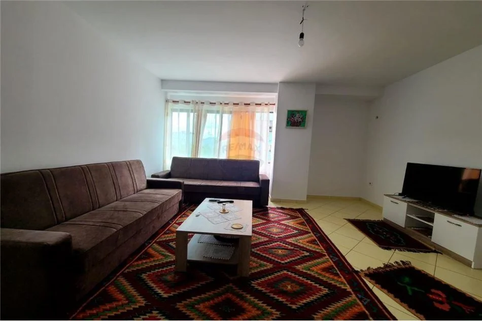 Tirane, jepet me qera apartament 2+1+Ballkon Kati 1, 65 m² 350 € (MBRAPA ARDENOS)