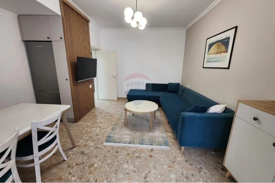 Tirane, jepet me qera apartament 1+1 Kati 5, 75 m² 700 € (RRUGA ELBASANIT)