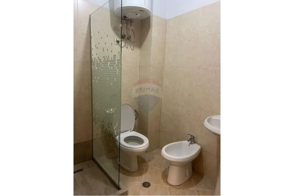 Tirane, jepet me qera 3+1+Ballkon , 77 m² 800 € (21 Dhjetori)