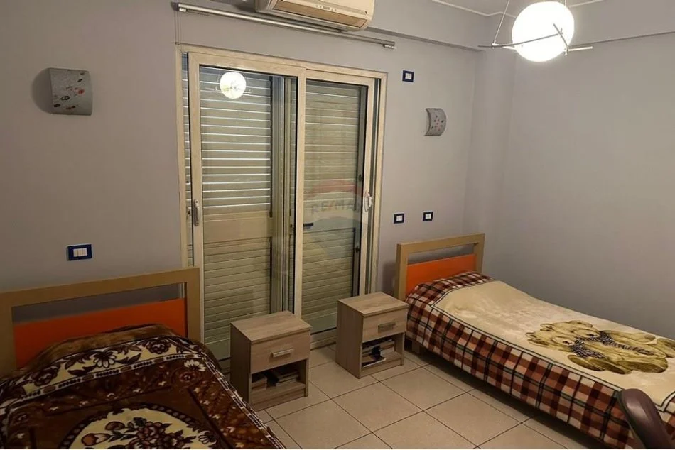 Tirane, shitet apartament 3+1 , 99 m² 87.000 € (Vore)