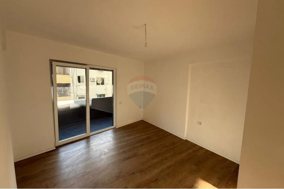 Tirane, shitet zyre , 94 m² 80.000 € (Mine Peza)