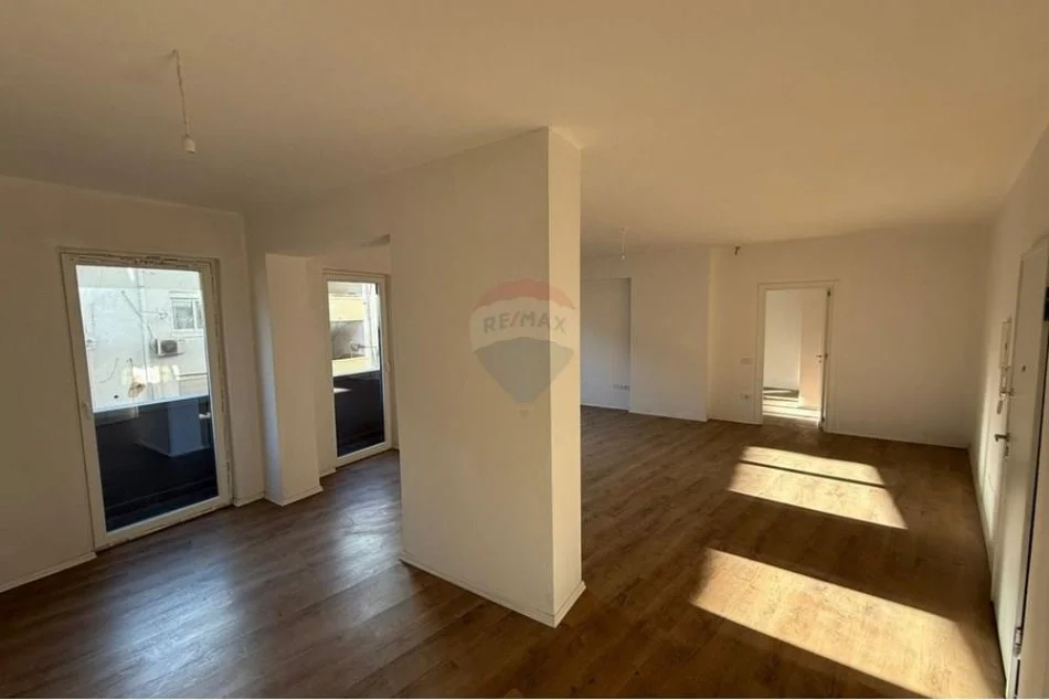 Tirane, shitet zyre , 94 m² 80.000 € (Mine Peza)