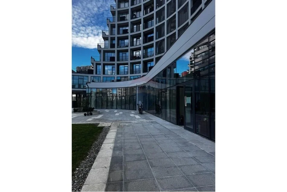 Tirane, jepet me qera Kati 1, 194 m² 3.500 € (LAKE VIEW RESIDENCE)