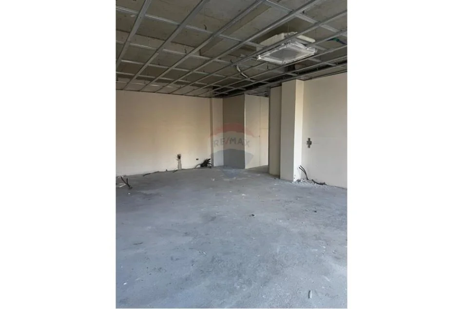 Tirane, jepet me qera Kati 1, 194 m² 3.500 € (LAKE VIEW RESIDENCE)