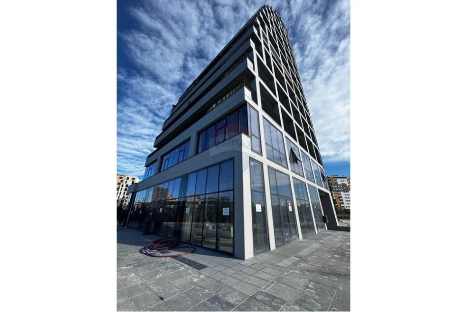 Tirane, jepet me qera Kati 1, 194 m² 3.500 € (LAKE VIEW RESIDENCE)