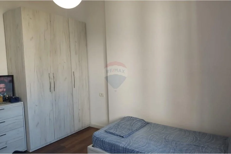 Tirane, shitet apartament Kati 7, 97 m² 175.500 € (Fusha Aviacionit)