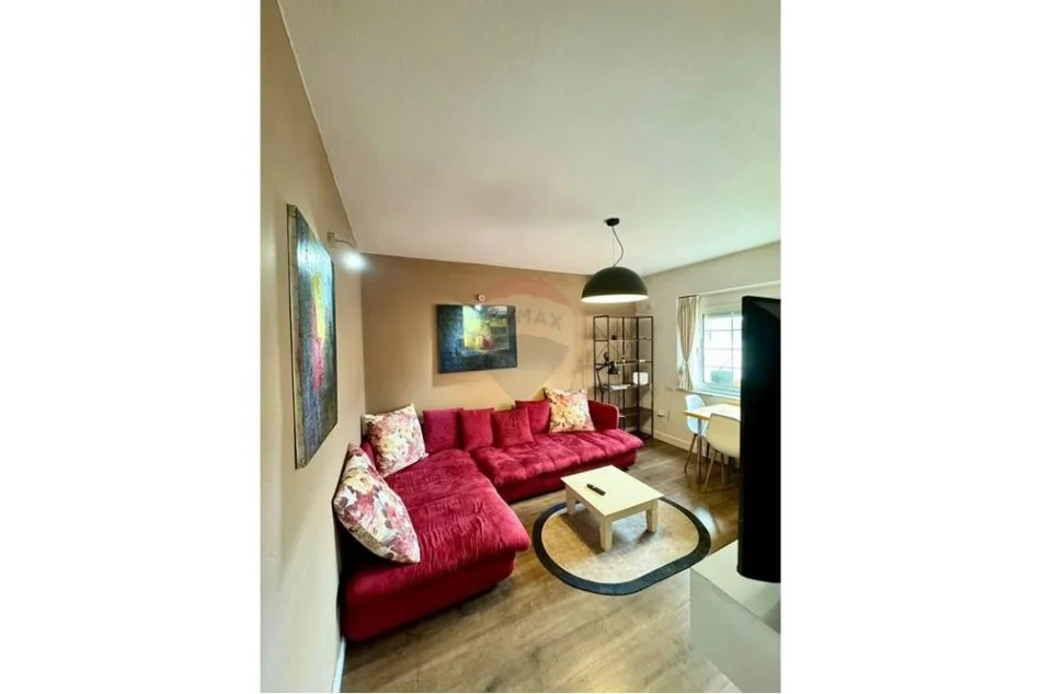 Tirane, jepet me qera apartament 2+1 , 52 m² 500 € (Rruga Elbasanit)