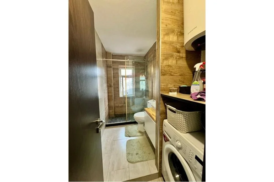 Tirane, jepet me qera apartament 1+1 Kati 3, 58 m² 500 € (RRUGA ELBASANIT)