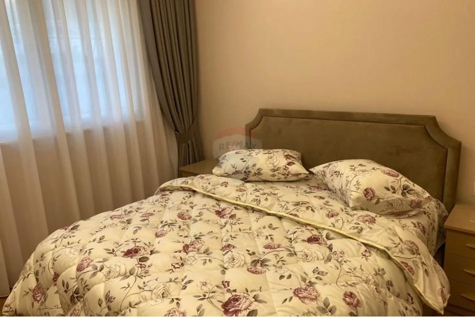 jepet me qera apartament 2+1 Kati 1, 77 m² 600 € (Rruga Qemal Stafa)