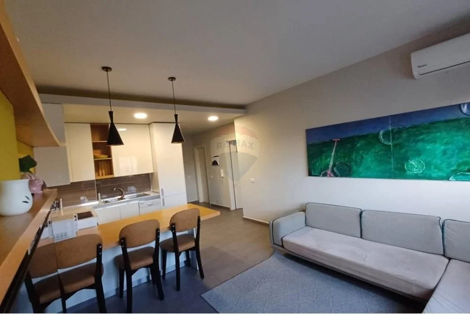 Tirane, jepet me qera apartament 1+1+Ballkon Kati 6, 66 m² 420 € (Rruga 3 Deshmoret)