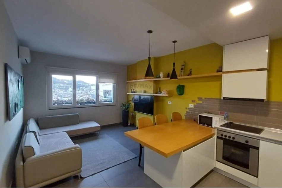 Tirane, jepet me qera apartament 1+1+Ballkon Kati 6, 66 m² 420 € (Rruga 3 Deshmoret)