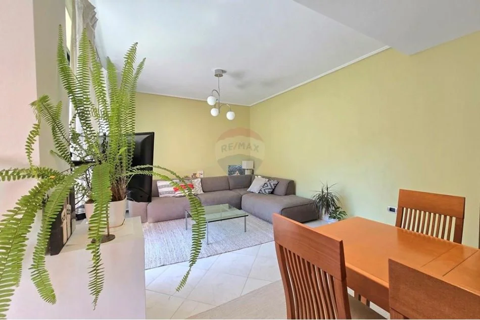 jepet me qera , 89 m² 600 € (Fusha Ali Demi)