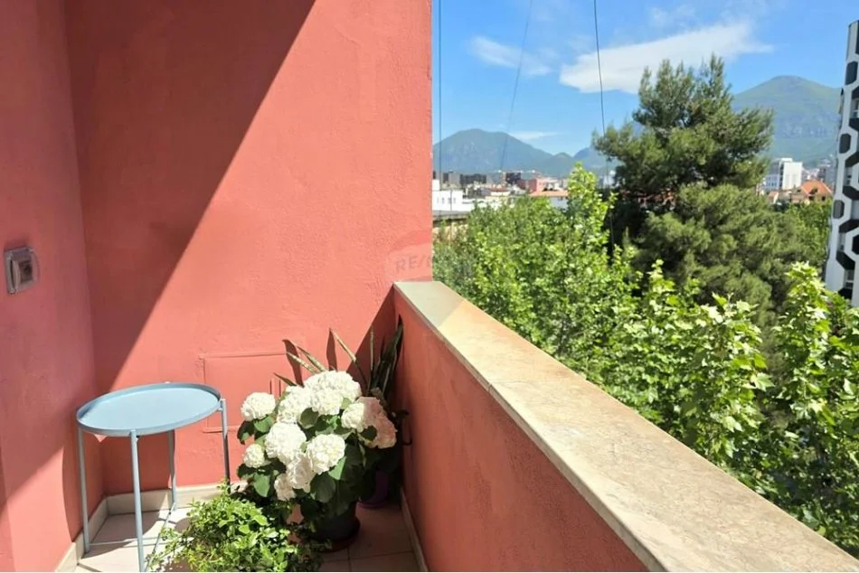 jepet me qera , 89 m² 600 € (Fusha Ali Demi)