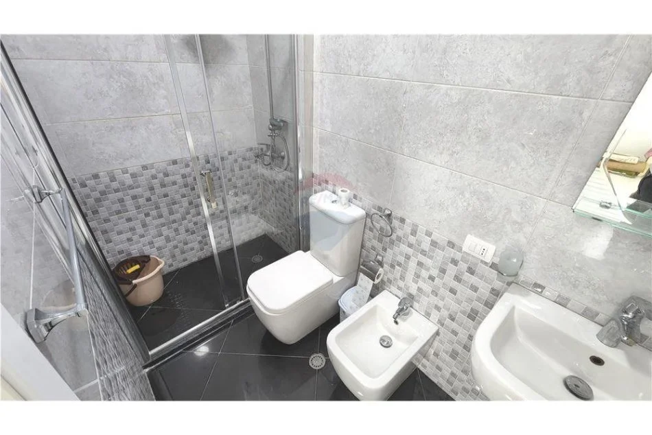 Tirane, jepet me qera apartament 2+1+Aneks , 114 m² 650 € (Shkolla e Baletit)