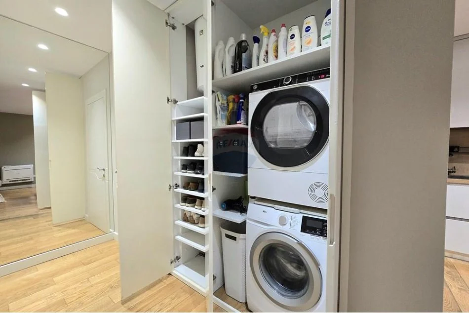 Tirane, shitet apartament 2+1+Ballkon Kati 4, 97 m² 229.000 € (Rruga e Dibres, Shkolla e Bashkuar)