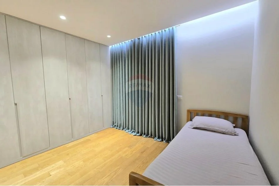 Tirane, shitet apartament 2+1+Ballkon Kati 4, 97 m² 229.000 € (Rruga e Dibres, Shkolla e Bashkuar)