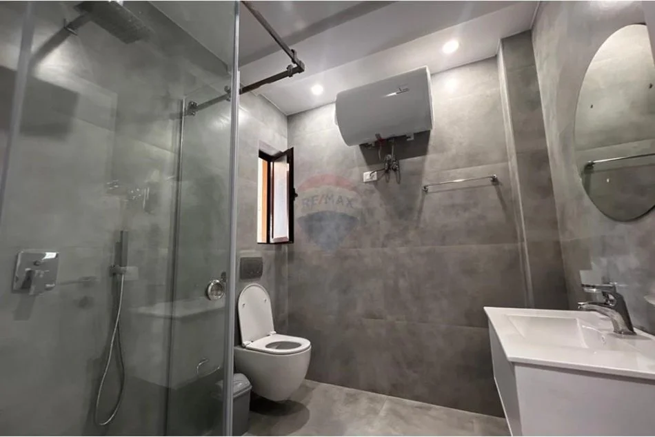 Tirane, jepet me qera apartament 1+1 Kati 2, 70 m² 400 € (Qytet Studenti)