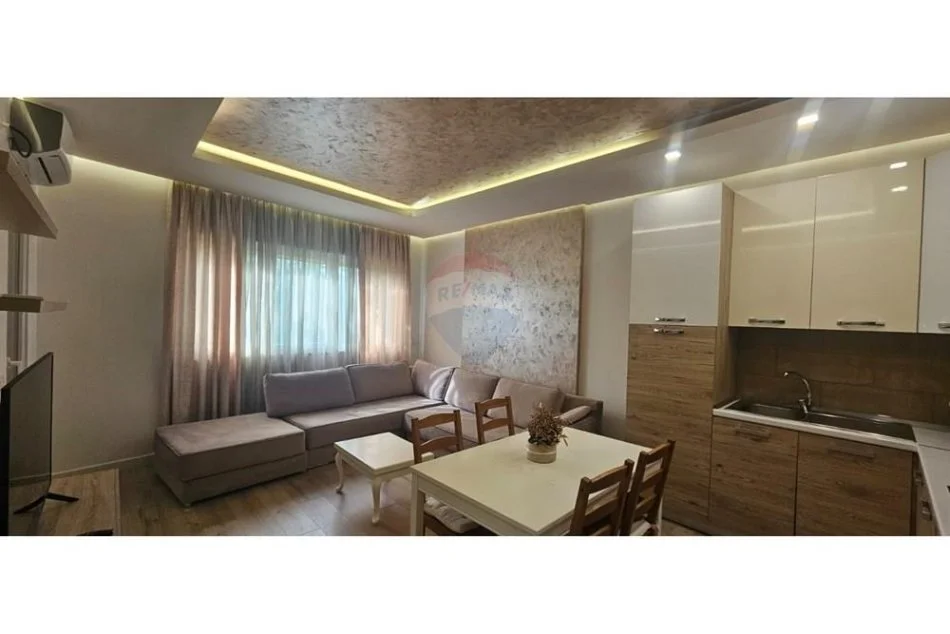 Tirane, jepet me qera apartament 1+1 Kati 5, 65 m² 600 € (ALI DEM)