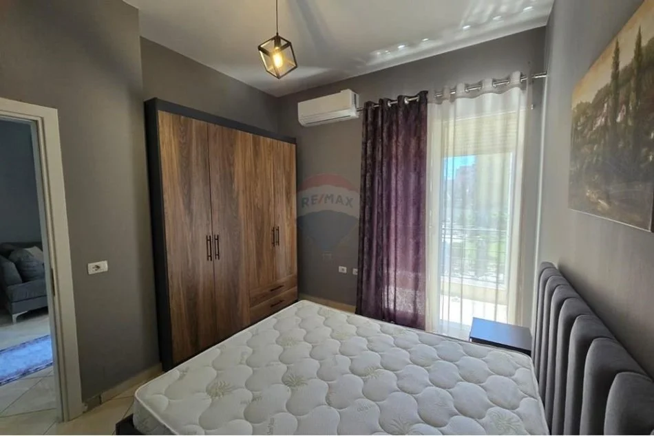 Tirane, jepet me qera apartament 1+1 Kati 2, 600 €