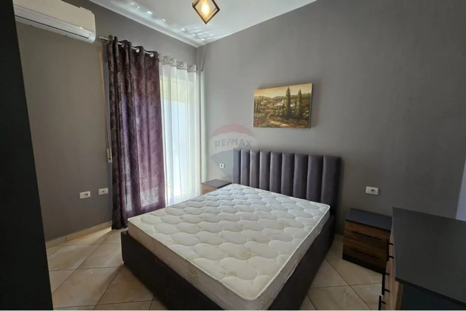 Tirane, jepet me qera apartament 1+1 Kati 2, 600 €