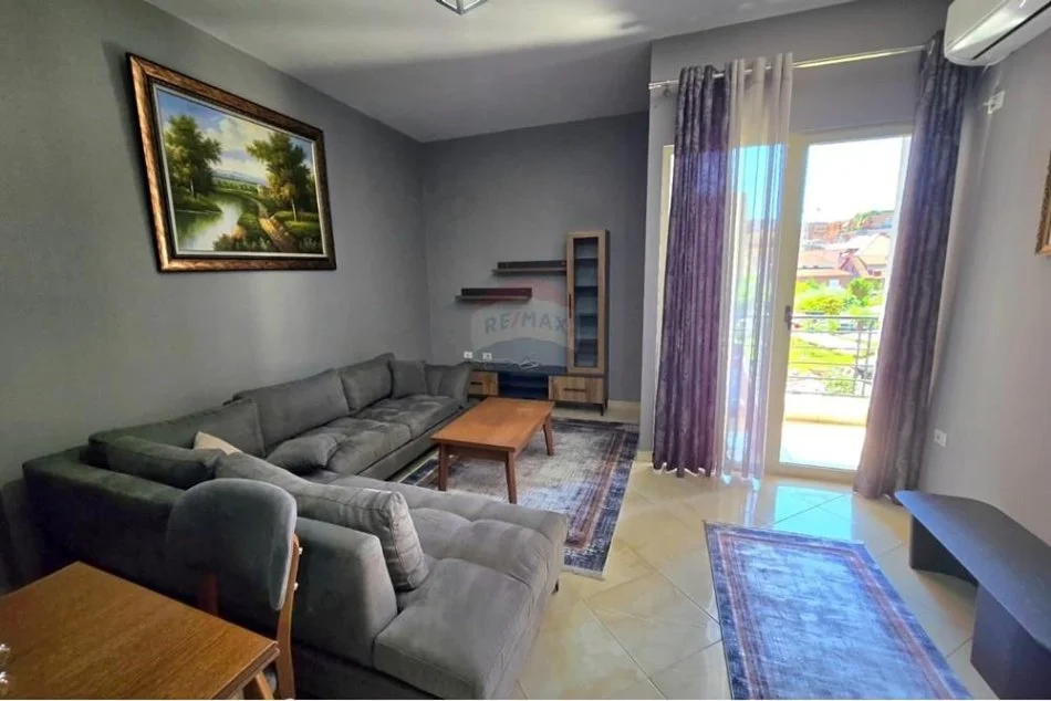 Tirane, jepet me qera apartament 1+1 Kati 2, 600 €