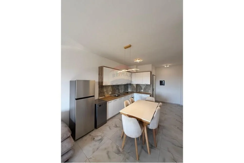 jepet me qera apartament 2+1 ,  750 € (oasis rezidence)