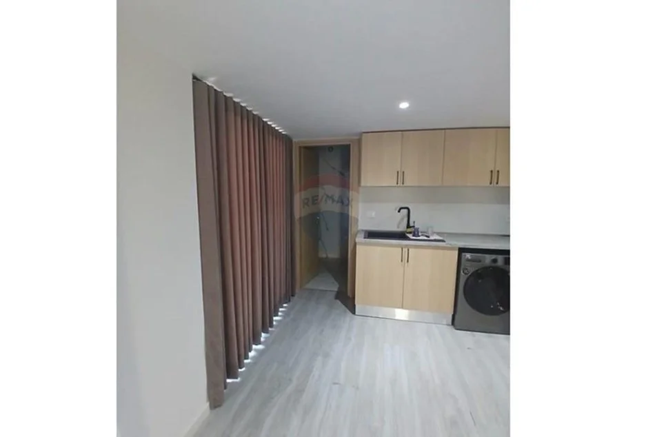 Tirane, jepet me qera apartament 2+1+Ballkon , 80 m² 600 € 
